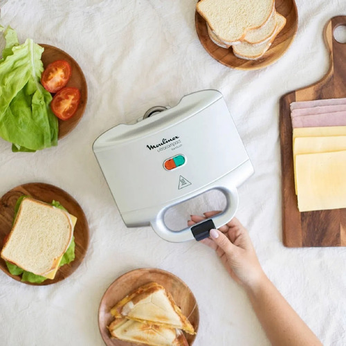 Sandwichera Moulinex Ultracompact Blanca Sm154180 Color Silver