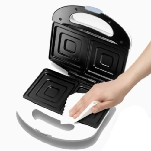 Sandwichera Atma Sm8911p Antiadherente Blanco
